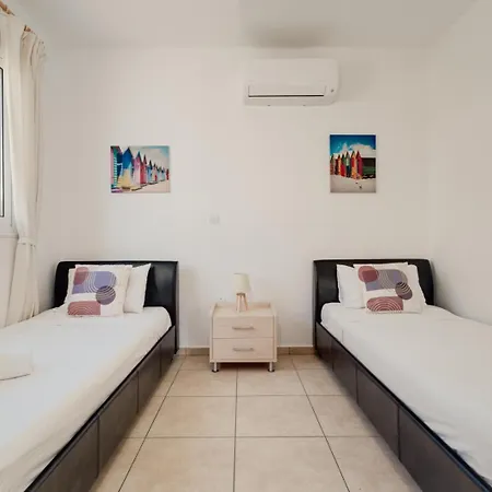 Apartment Cozy 2 Bedroom Family W/ Pool *