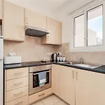 Cozy 2 Bedroom Family With Pool *