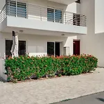 公寓 Cozy 2 Bedroom Family With Pool