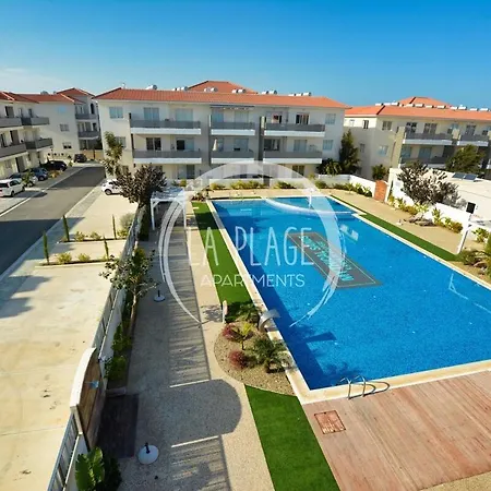 Cozy 2 Bedroom Family W/ Pool Apartament