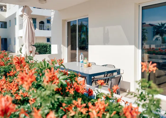 Cozy 2 Bedroom Family W/ Pool Protaras