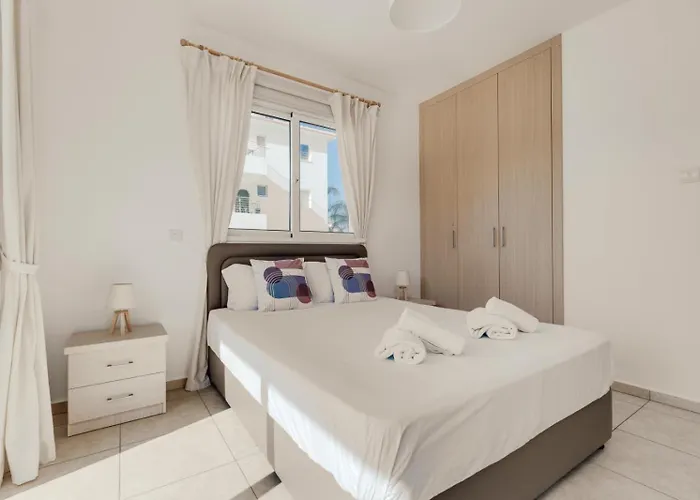 Cozy 2 Bedroom Family W/ Pool Apartmán *