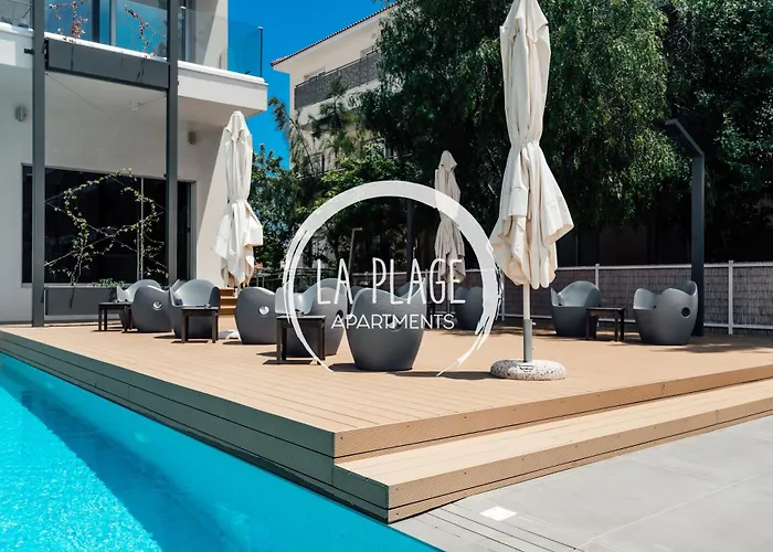 Cozy 2 Bedroom Family W/ Pool *